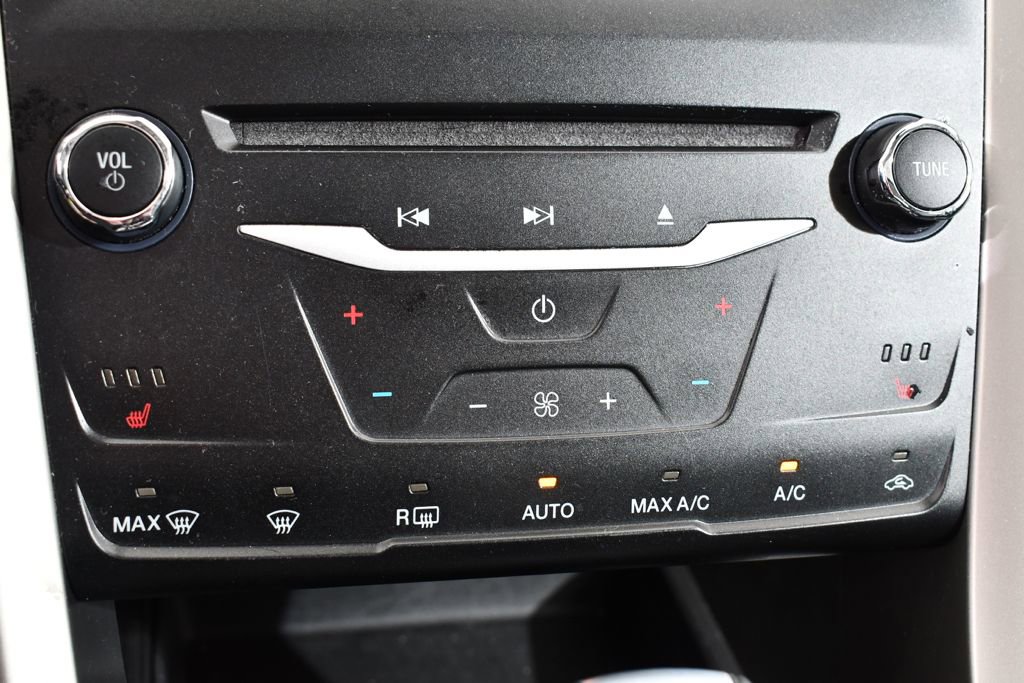 Used 2014 Ford Fusion SE w/ Equipment Group 202A FWD image 28