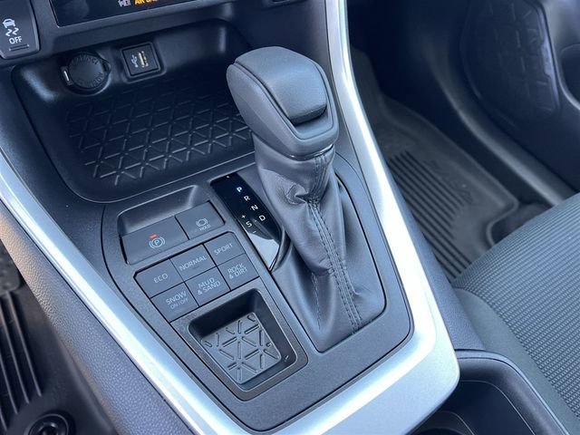 Used 2025 Toyota RAV4 LE image 22