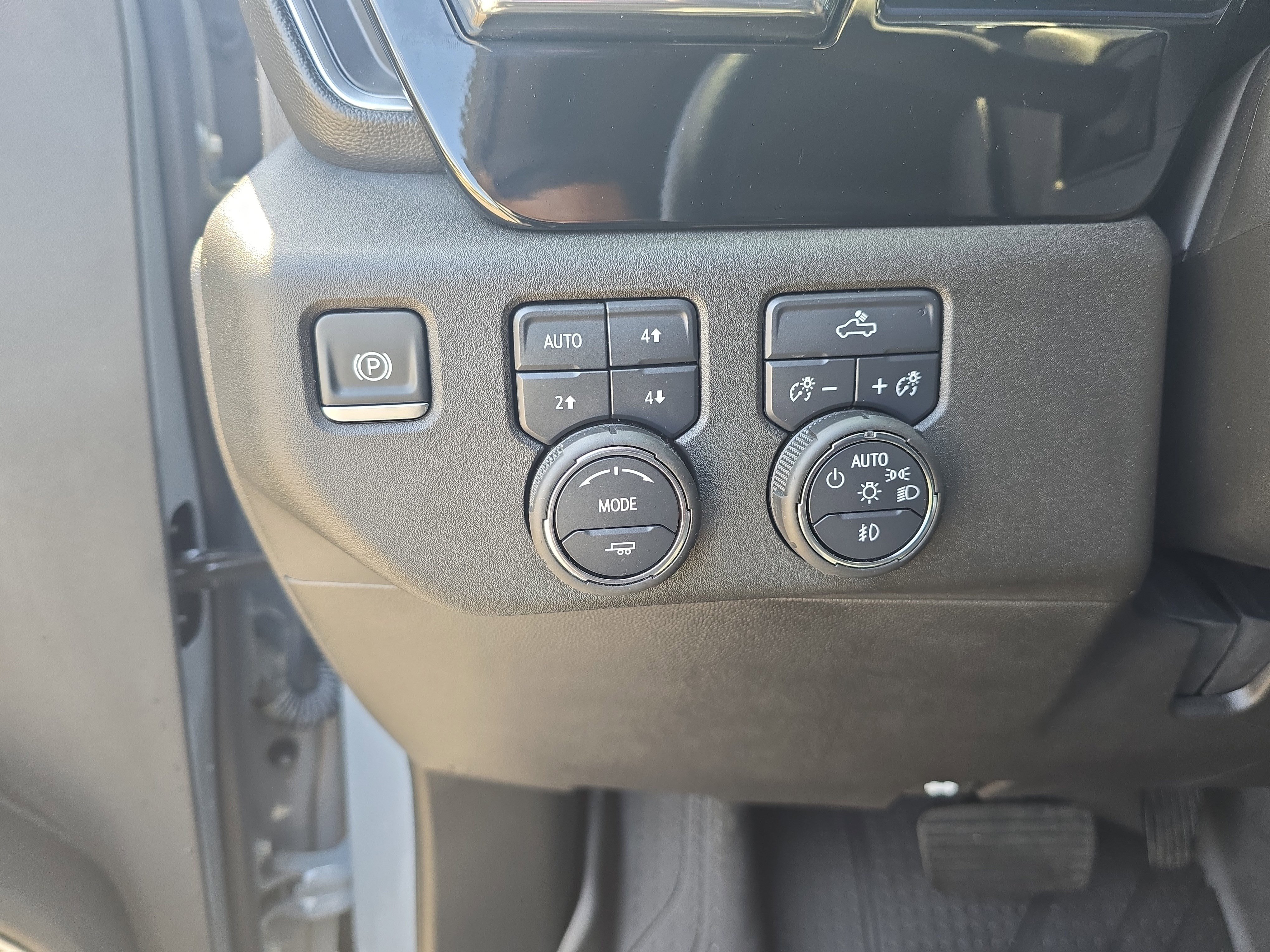 Used 2025 Chevrolet Silverado 1500 RST w/ Convenience Package II AWD/4WD image 23