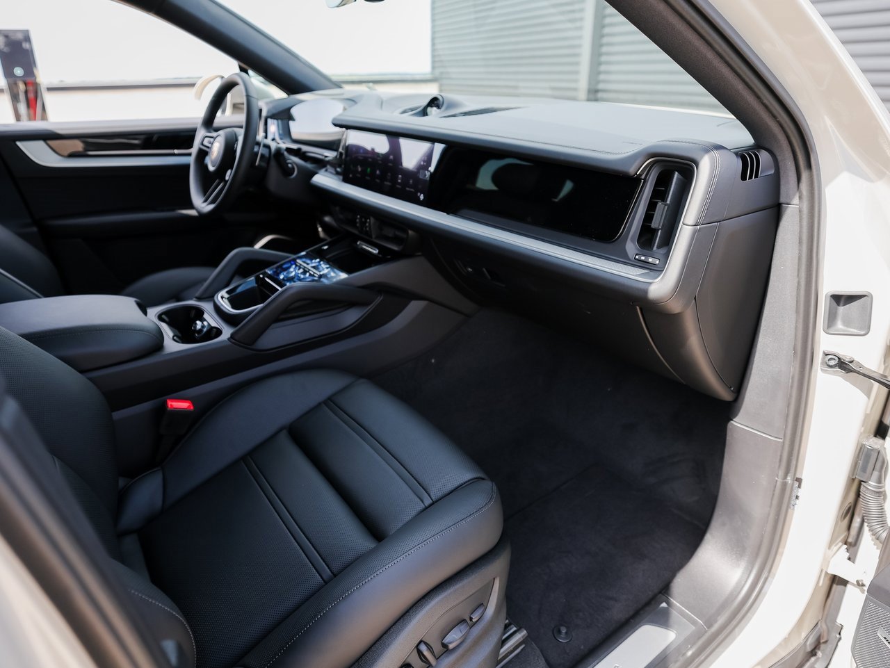 New 2025 Porsche Cayenne E-Hybrid Coupe image 27