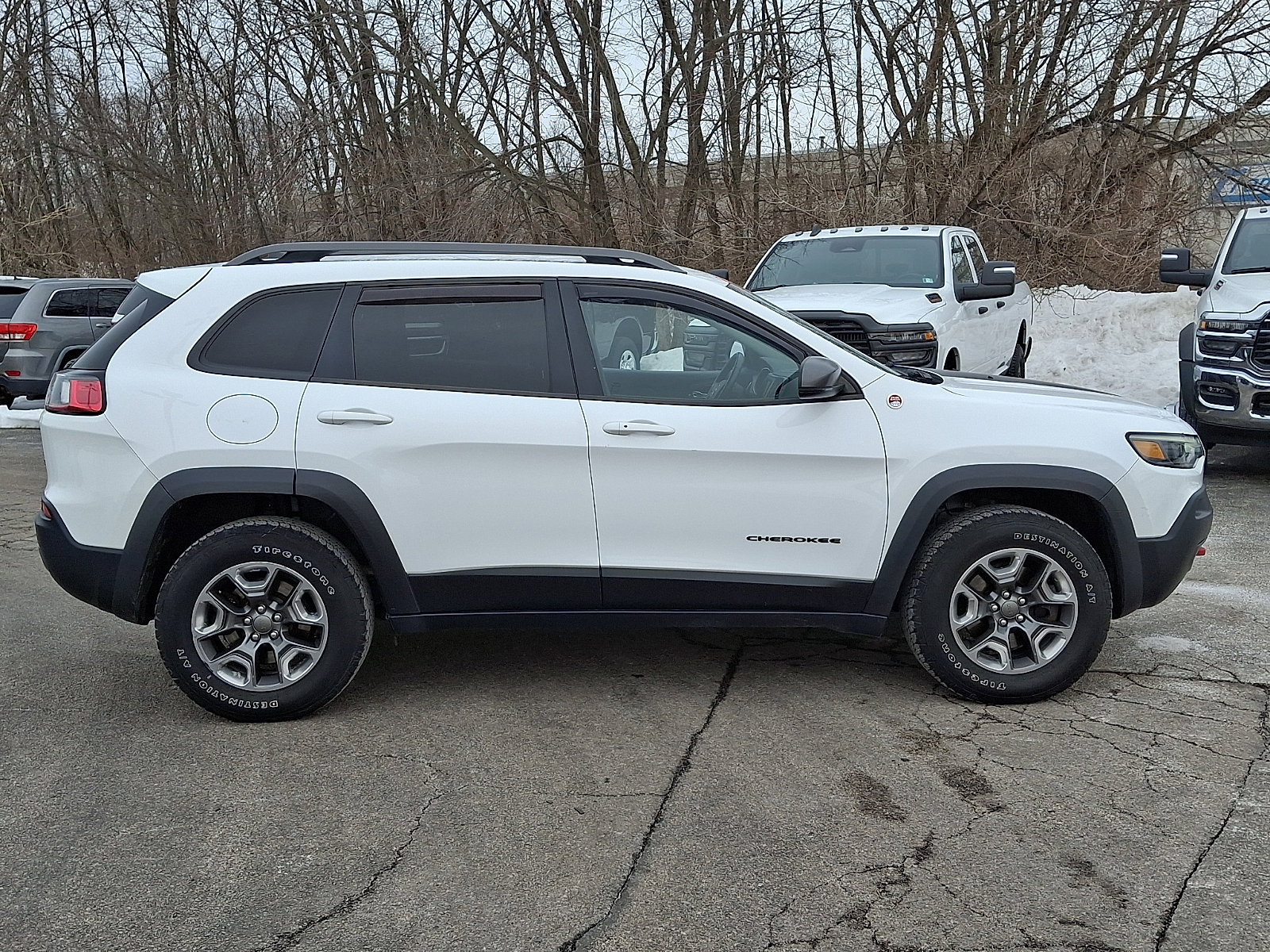 Certified 2019 Jeep Cherokee Trailhawk image 9