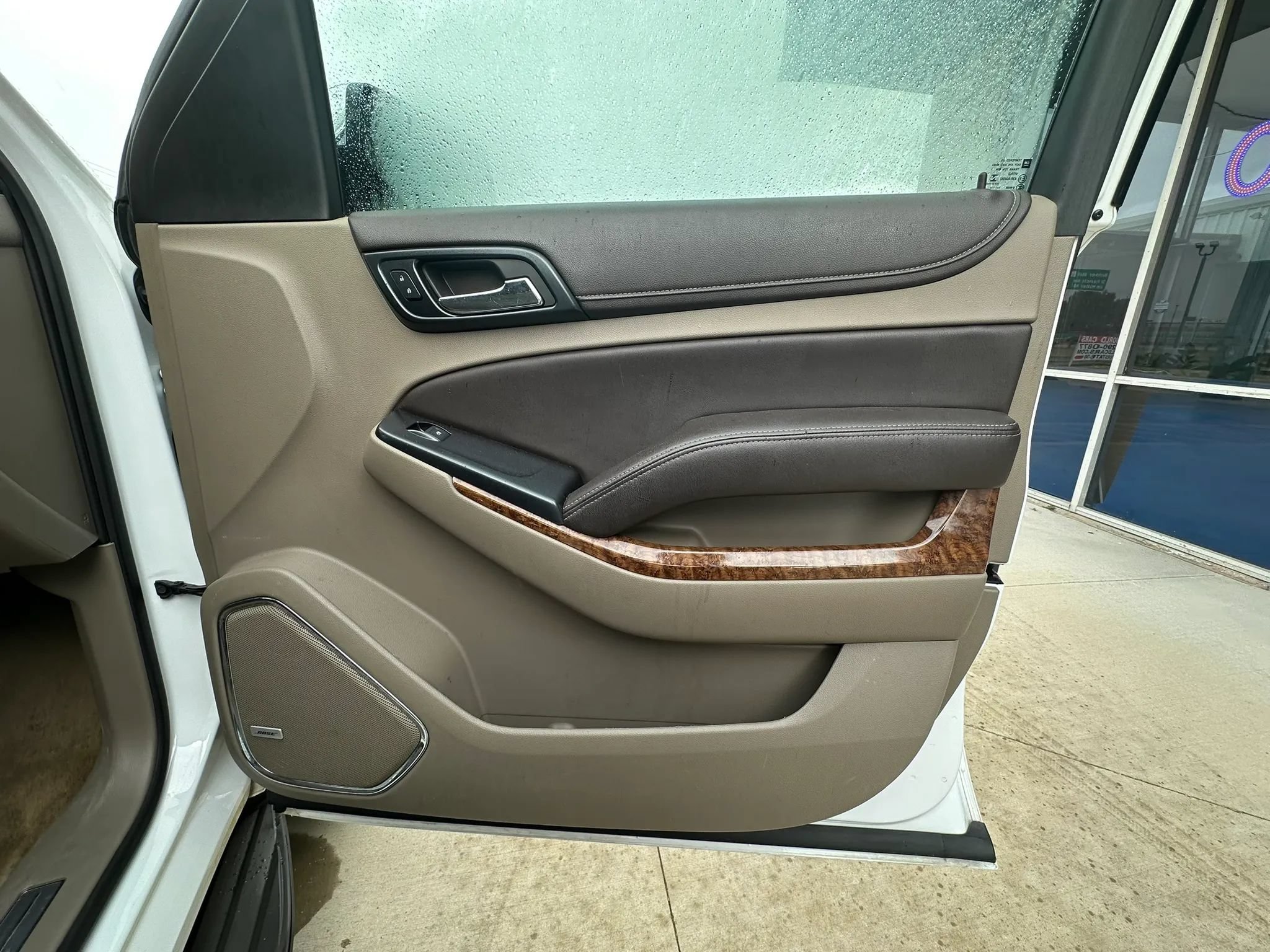 Used 2015 Chevrolet Tahoe LTZ AWD/4WD image 32
