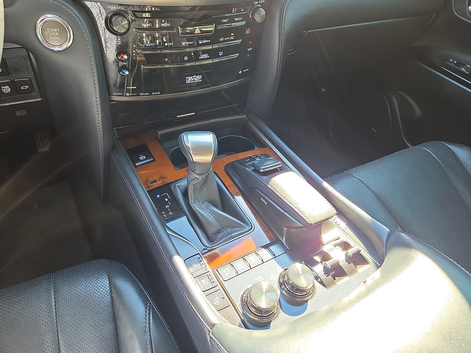 Used 2017 Lexus LX 570 4WD w/ Luxury Package image 25