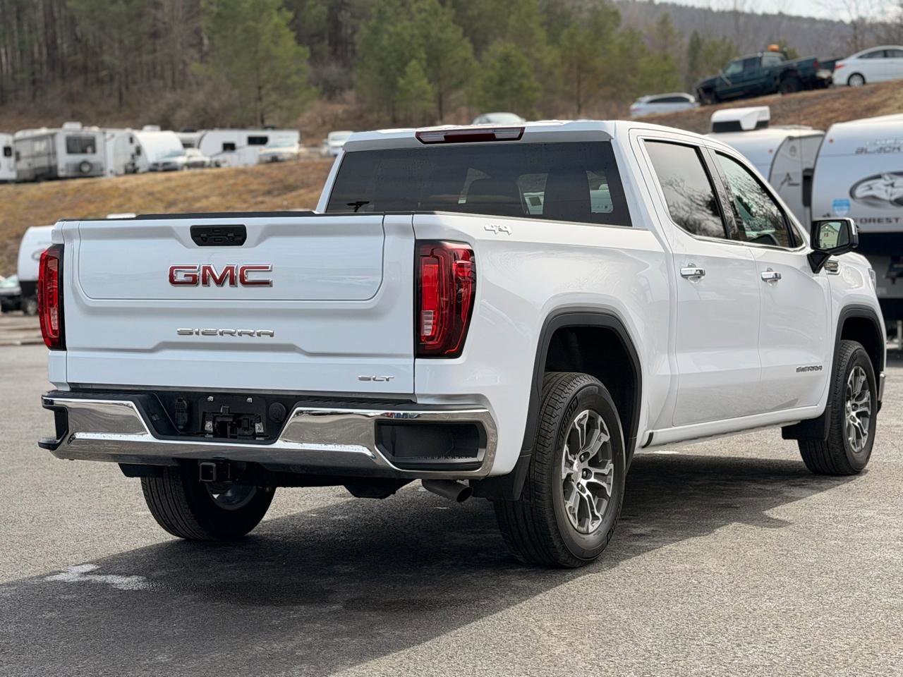 Used 2026 GMC Sierra 1500 SLT image 5