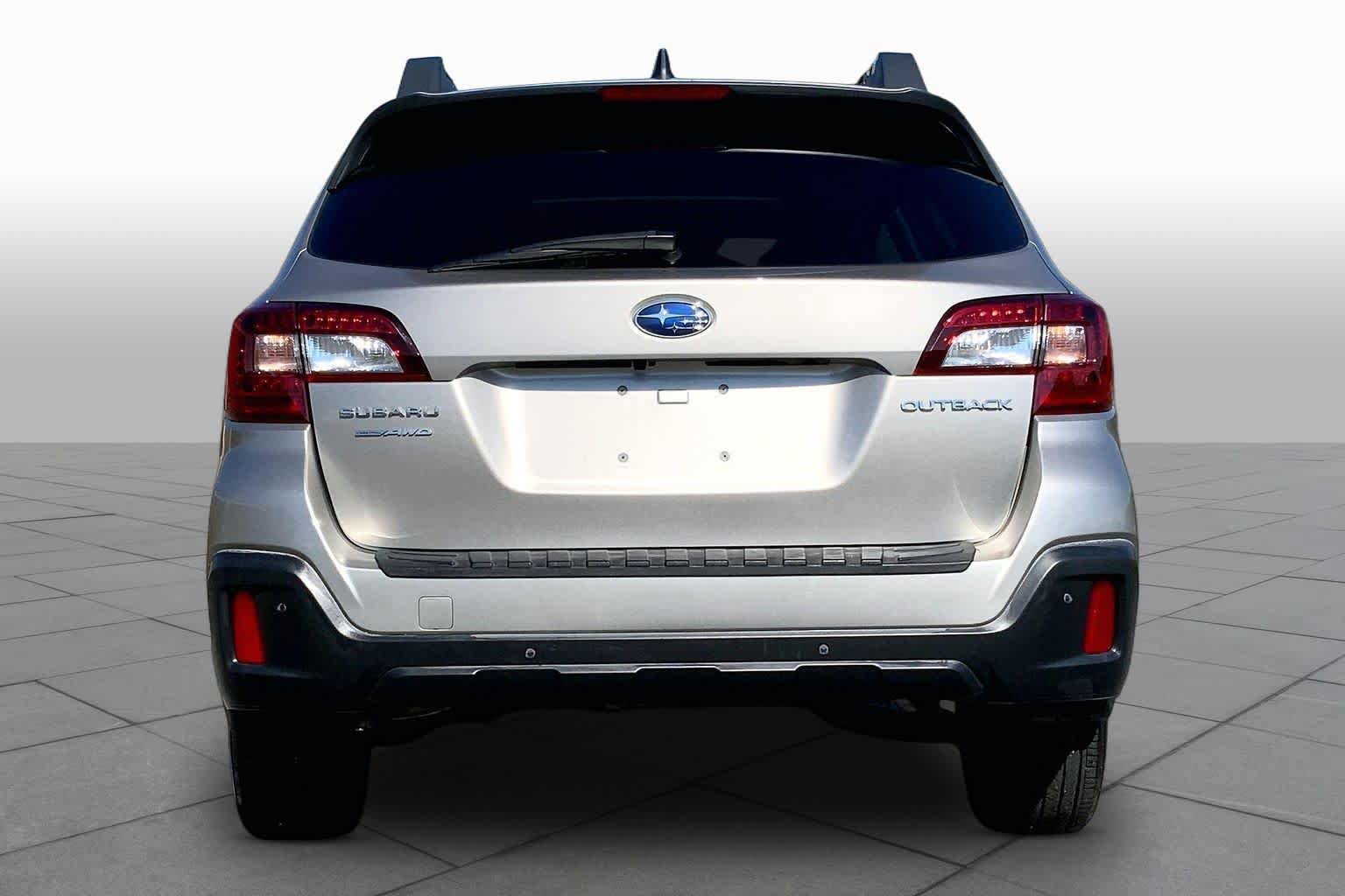 Used 2018 Subaru Outback 2.5i Limited AWD/4WD image 5
