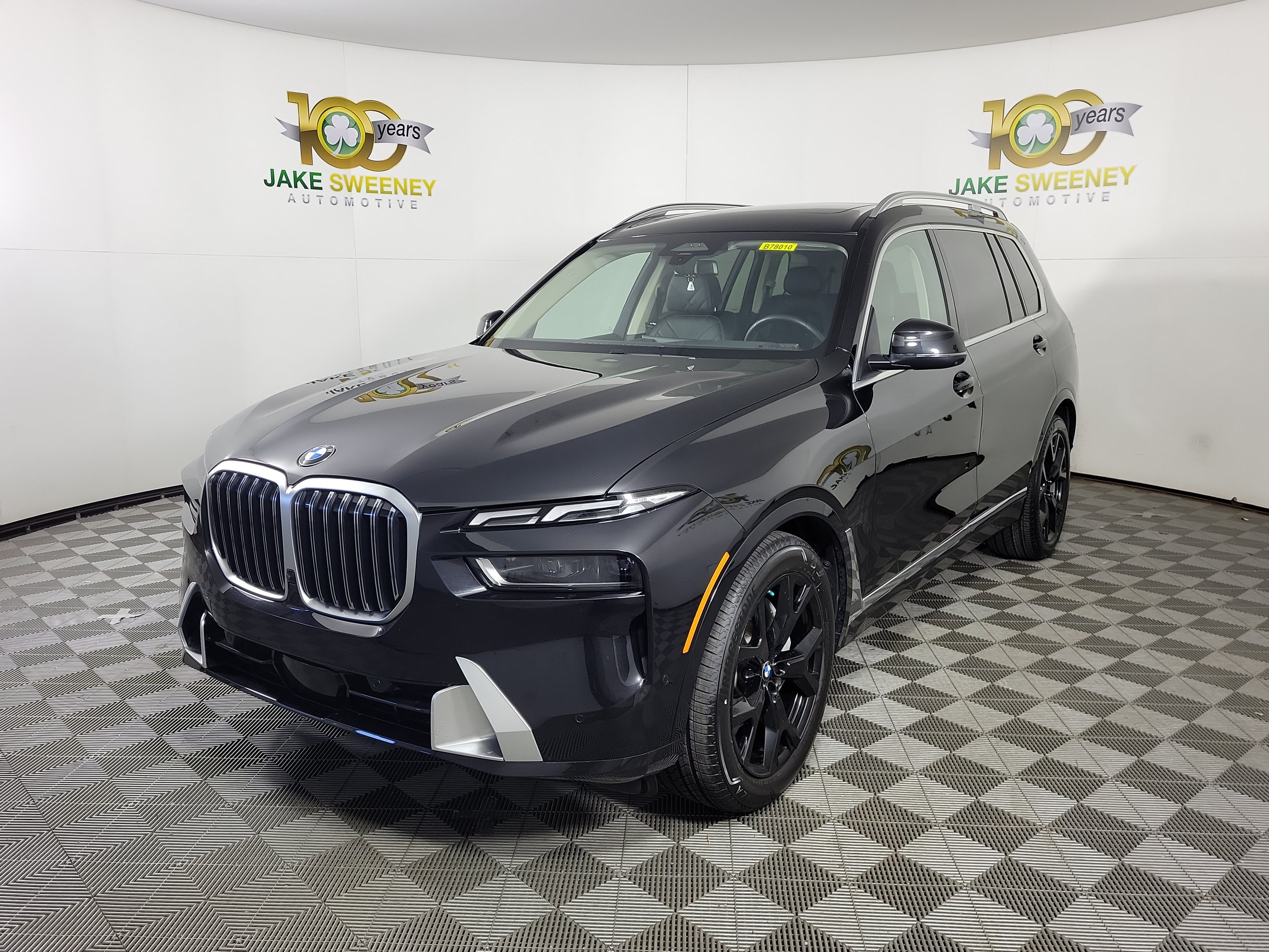 Certified 2024 BMW X7 xDrive40i w/ Premium Package AWD/4WD image 3