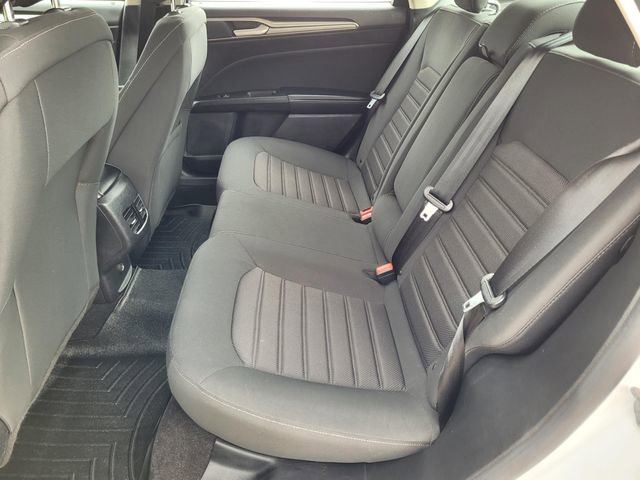 Used 2020 Ford Fusion SE FWD image 18