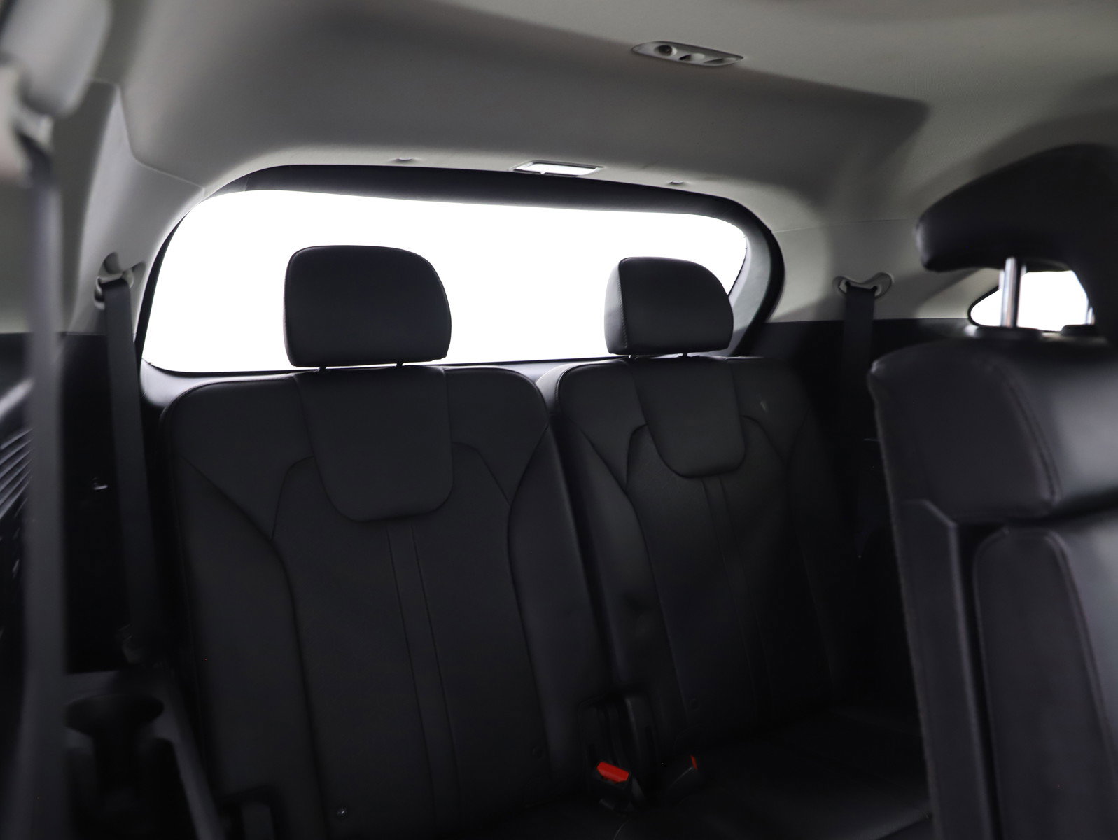 Used 2023 Kia Sorento S w/ Panoramic Sunroof Package image 13