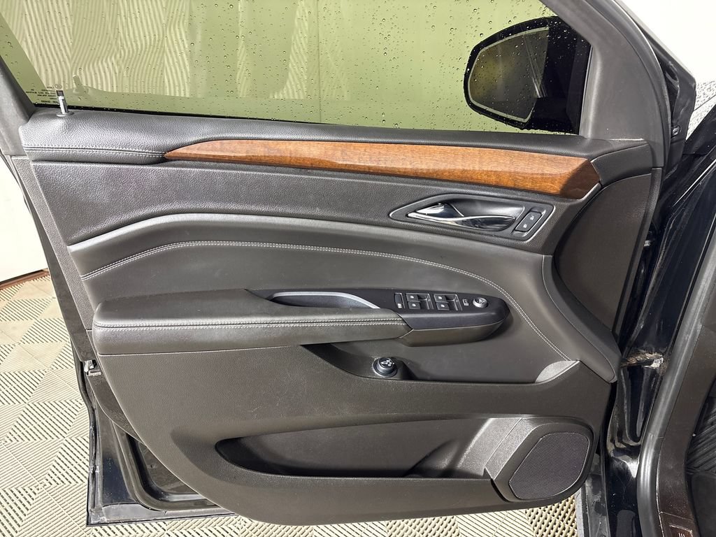 Used 2013 Cadillac SRX Luxury w/ Driver Awareness Package FWD image 16