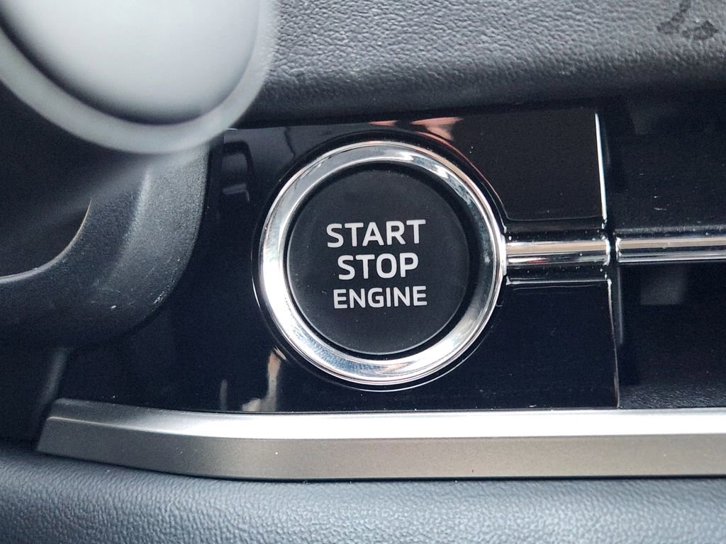 Used 2024 Mitsubishi Outlander FWD image 21