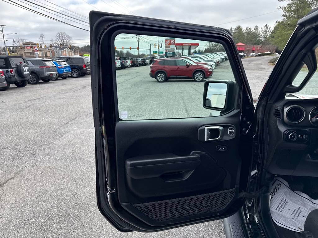 Used 2022 Jeep Wrangler Sport S image 11