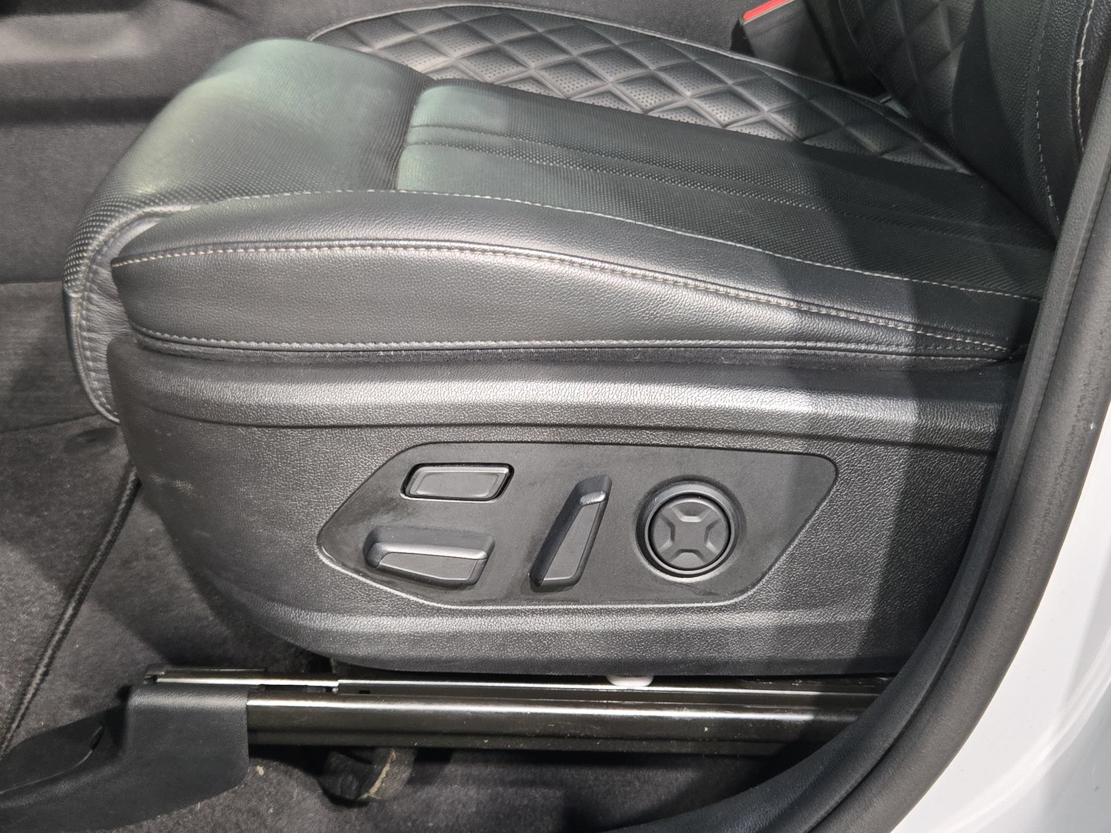 Used 2023 Kia Sorento SX AWD/4WD image 23