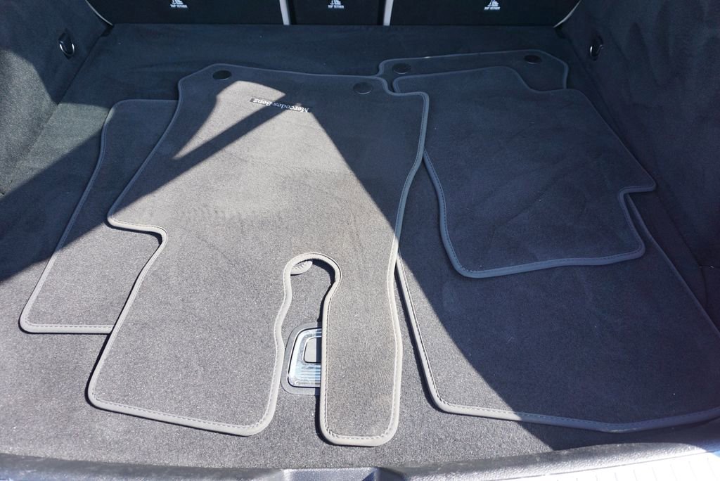 Used 2022 Mercedes-Benz GLC 300 4MATIC Coupe image 38