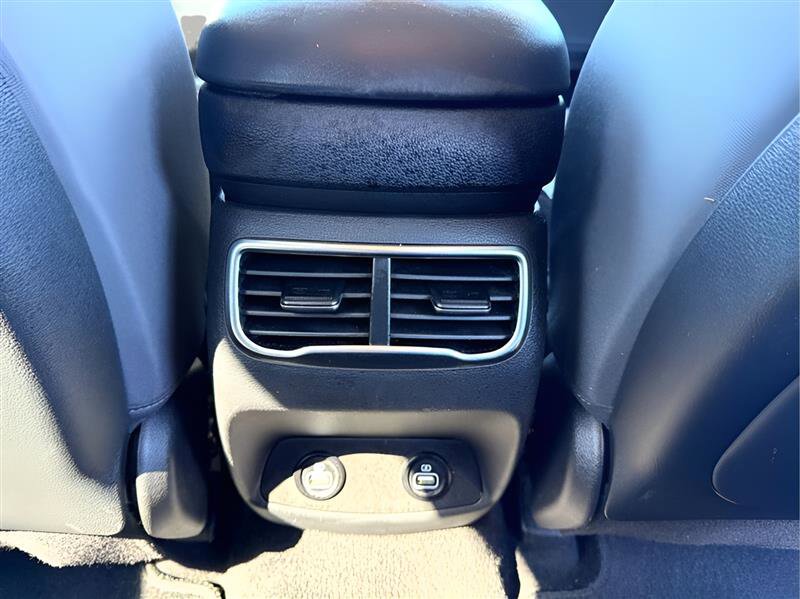 Used 2022 Hyundai Santa Fe SEL image 21