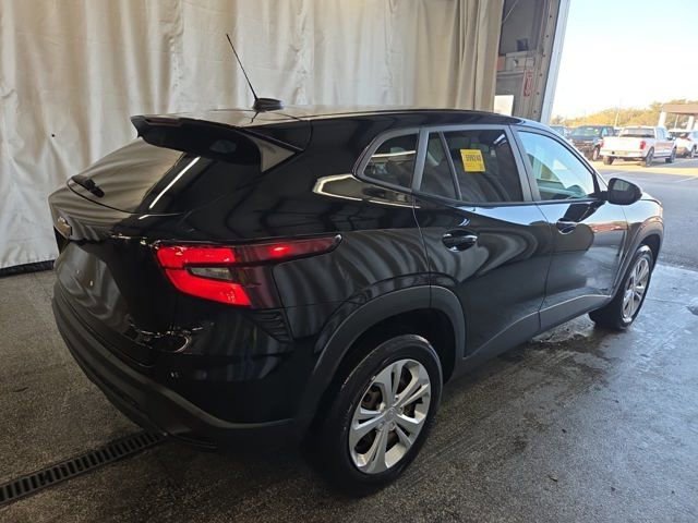 Used 2024 Chevrolet Trax LS image 4