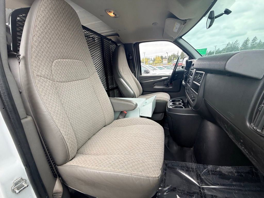 Used 2014 Chevrolet Express 3500 RWD image 23