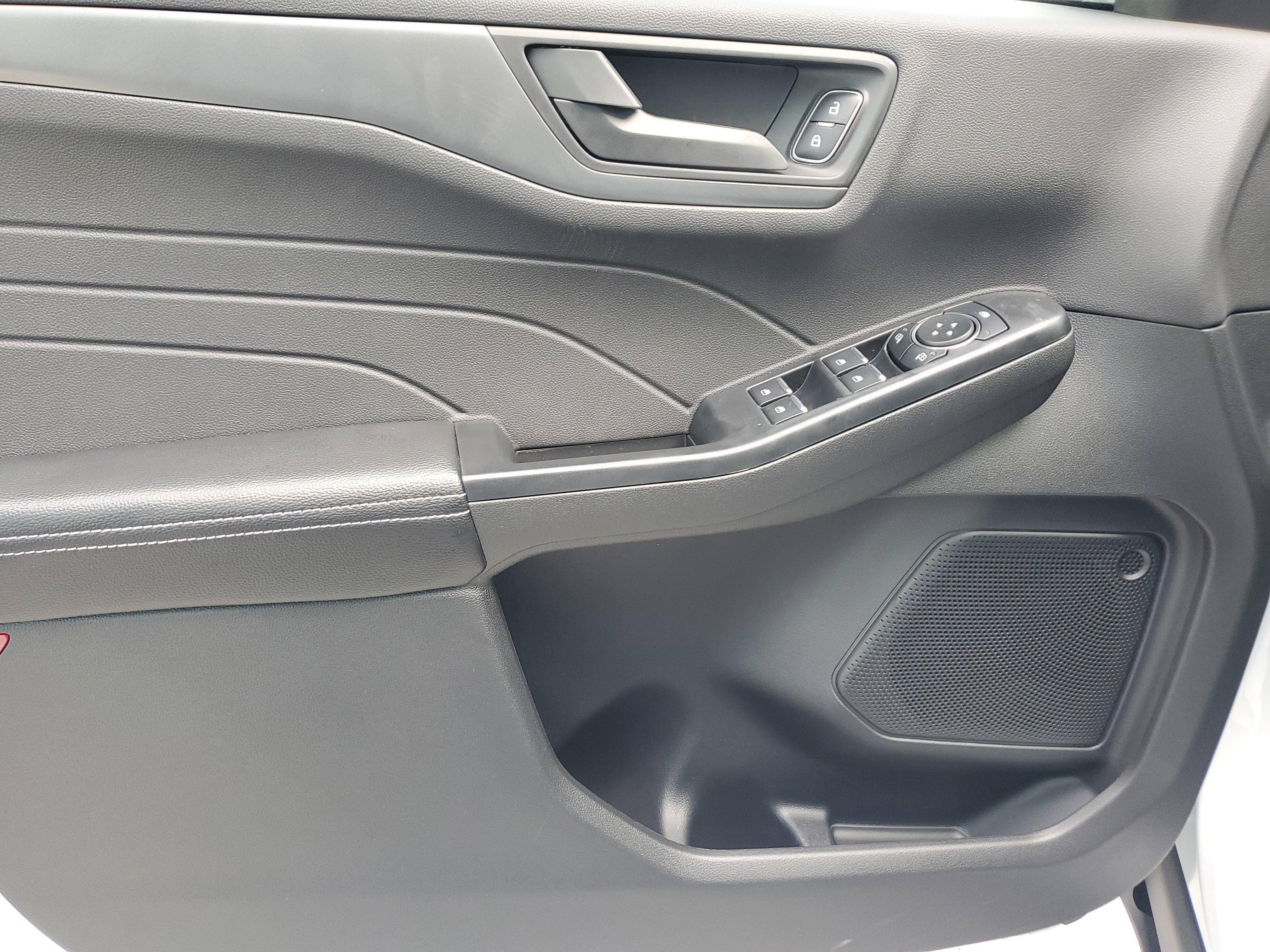 New 2025 Ford Escape Active image 11