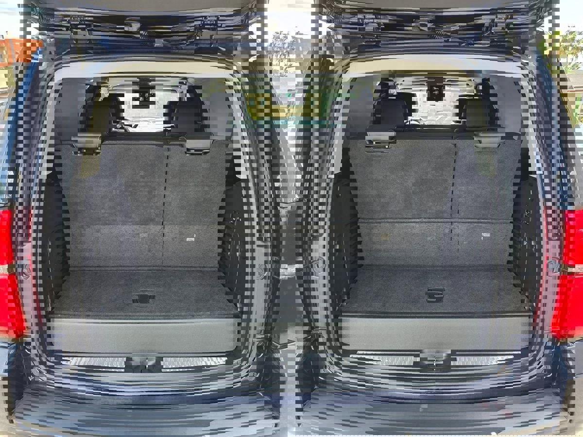 Used 2018 Chevrolet Tahoe LT image 13