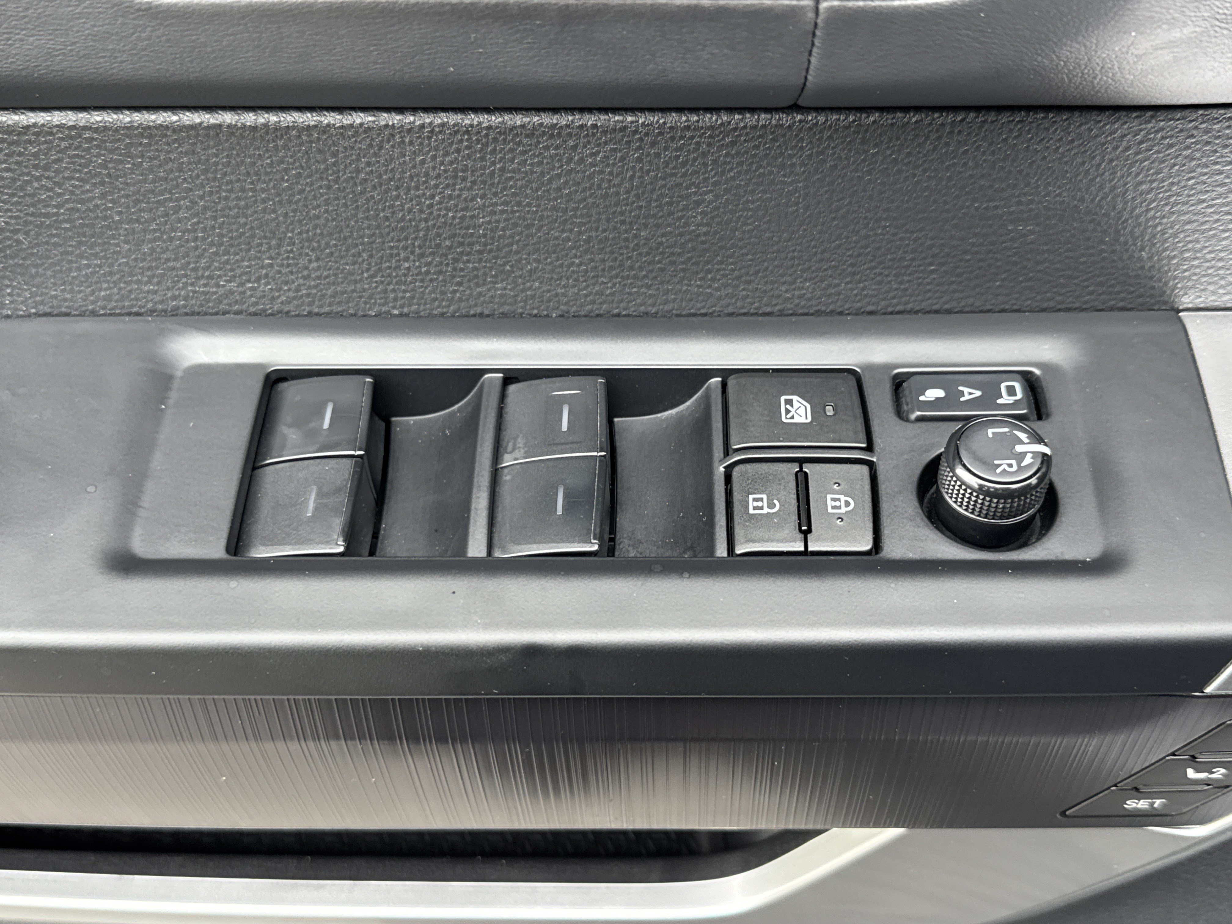 Used 2024 Toyota Tundra Platinum AWD/4WD image 15