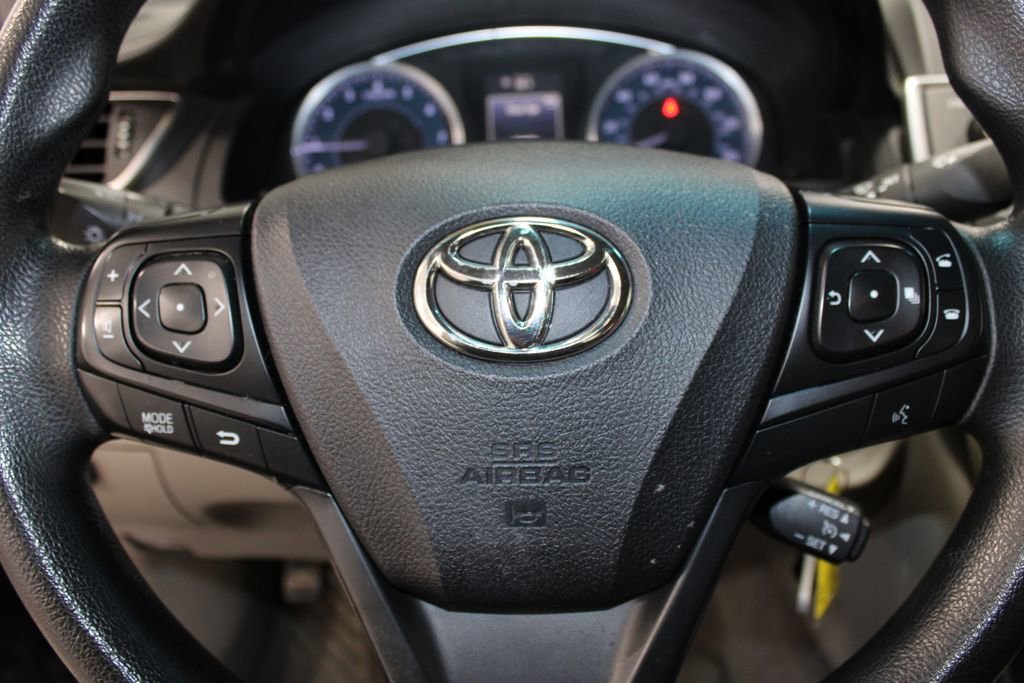 Used 2017 Toyota Camry LE image 27
