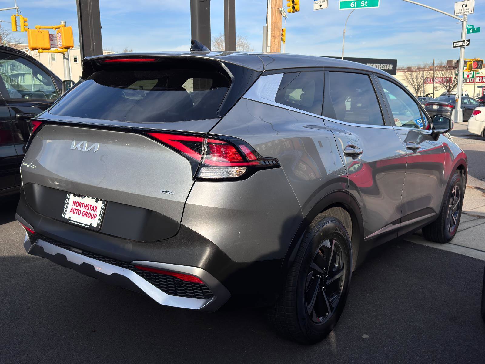 Used 2023 Kia Sportage LX image 4