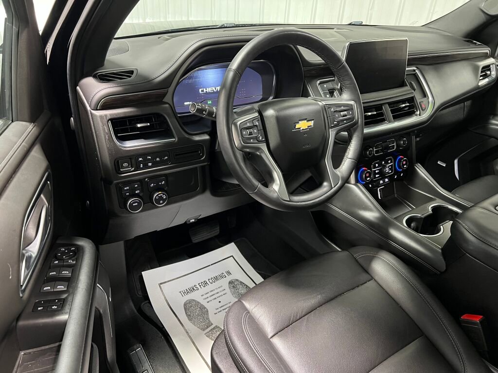 Used 2022 Chevrolet Tahoe LT w/ Luxury Package image 2