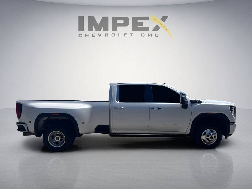 Used 2024 GMC Sierra 3500 Denali Ultimate AWD/4WD image 6