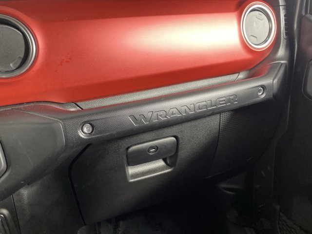 Used 2022 Jeep Wrangler Rubicon w/ Cold Weather Group AWD/4WD image 32