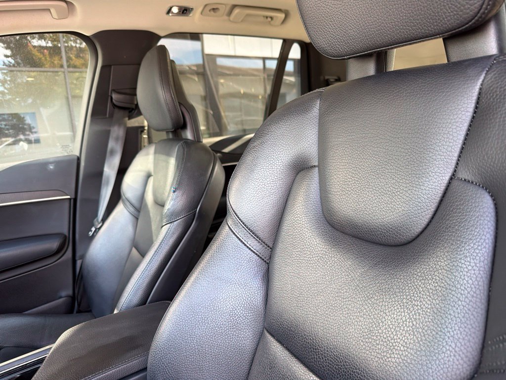 Used 2020 Volvo XC90 T5 Momentum FWD image 4