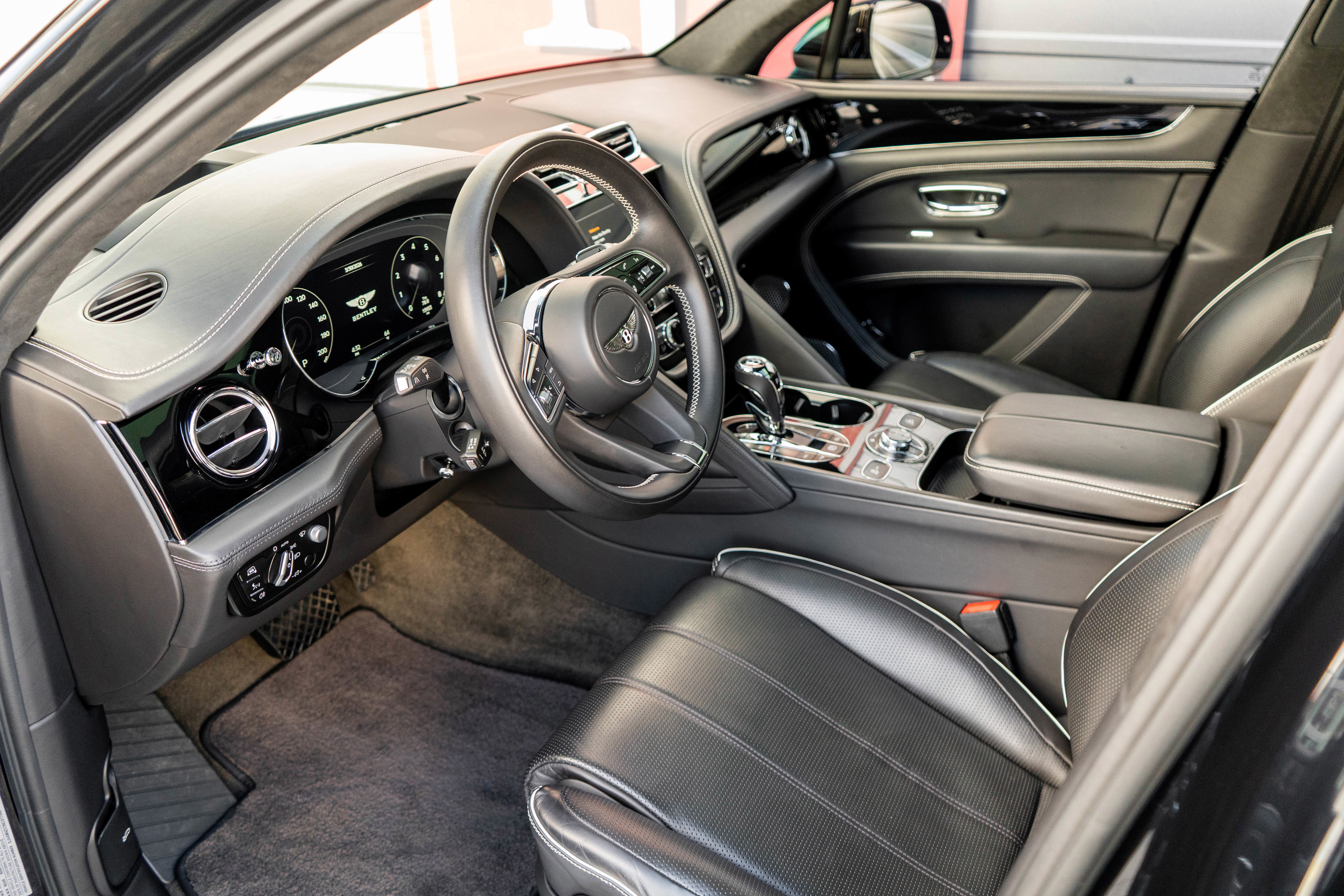 Used 2022 Bentley Bentayga image 8