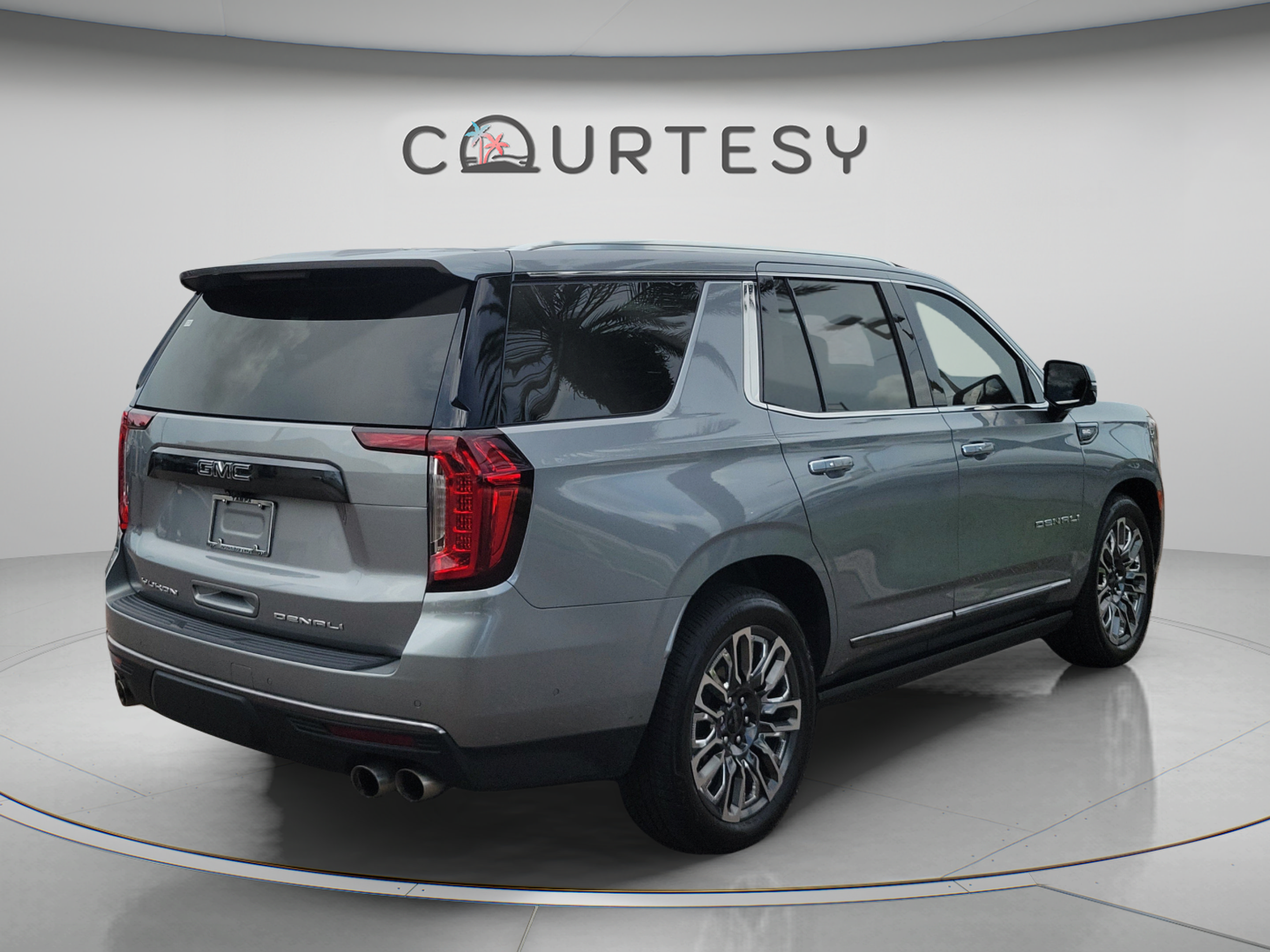 Used 2024 GMC Yukon Denali Ultimate AWD/4WD image 5