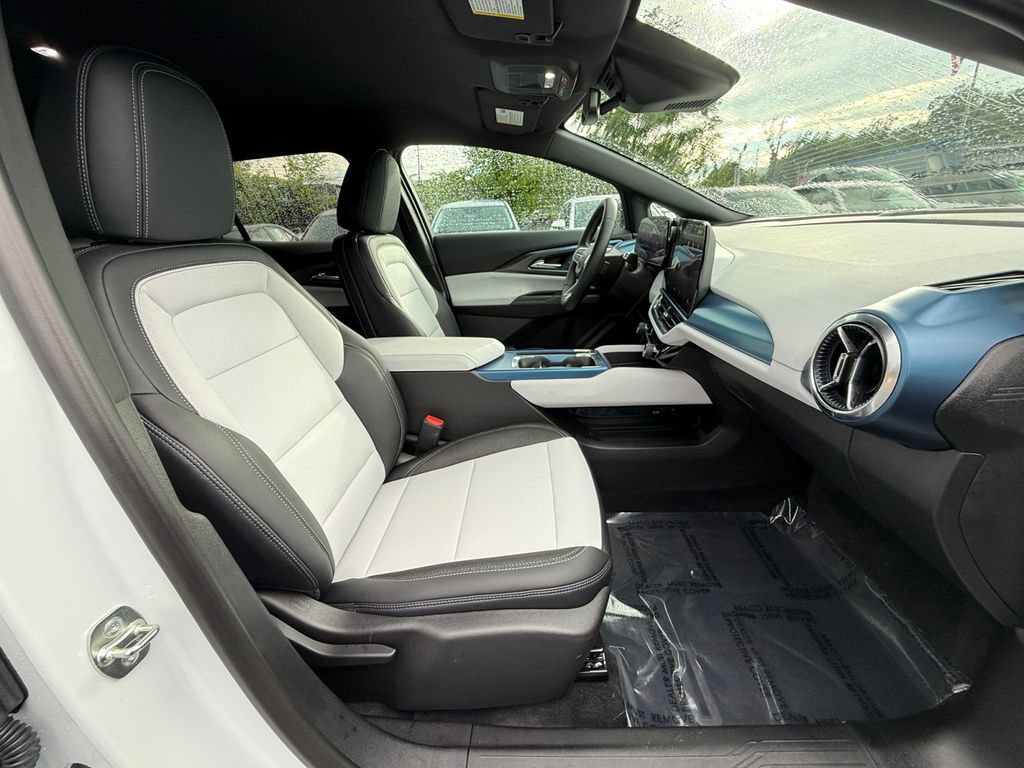 New 2026 Chevrolet Equinox EV LT AWD/4WD image 25