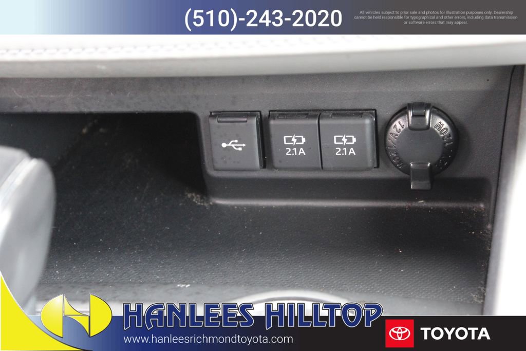 Used 2021 Toyota Highlander XLE AWD/4WD image 24