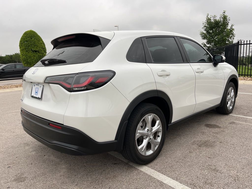 Used 2023 Honda HR-V LX image 4
