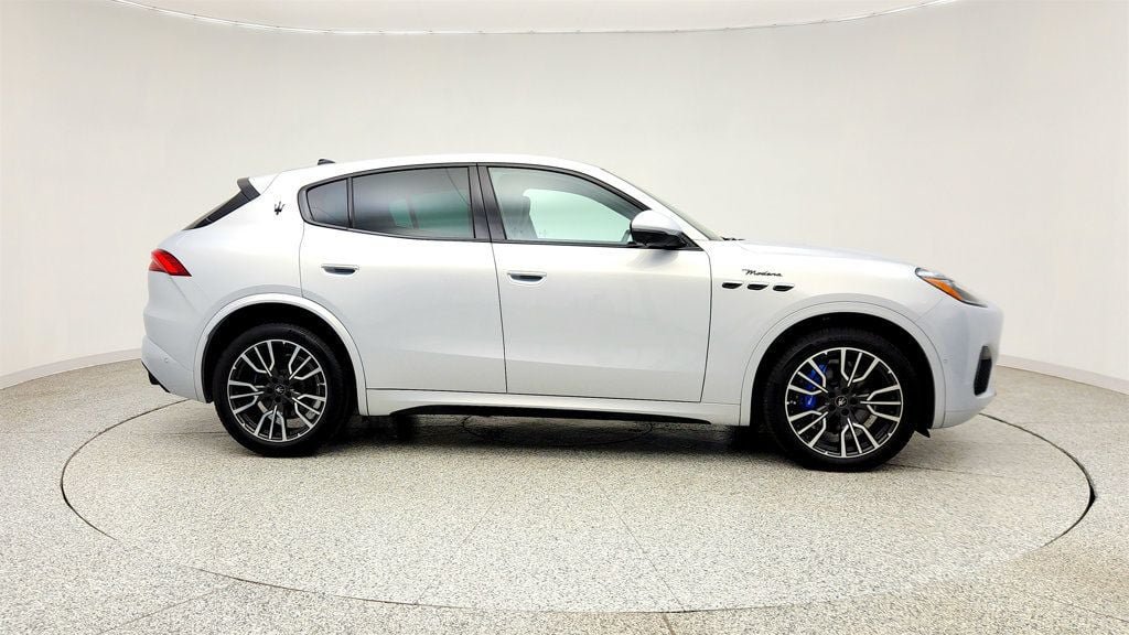 Used 2023 Maserati Grecale Modena AWD/4WD image 4