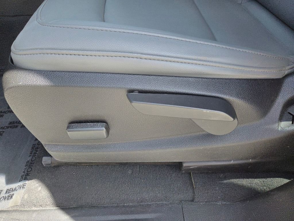 Certified 2021 Chevrolet Colorado W/T w/ WT Convenience Package image 6