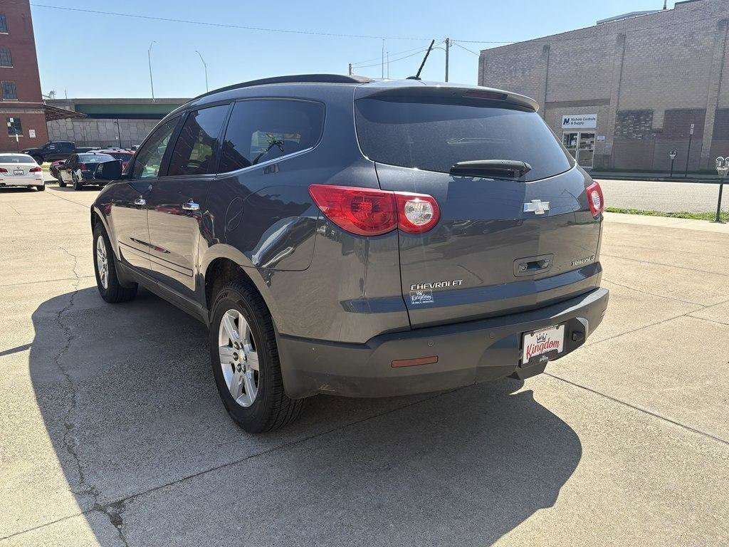 Used 2010 Chevrolet Traverse LT FWD image 5