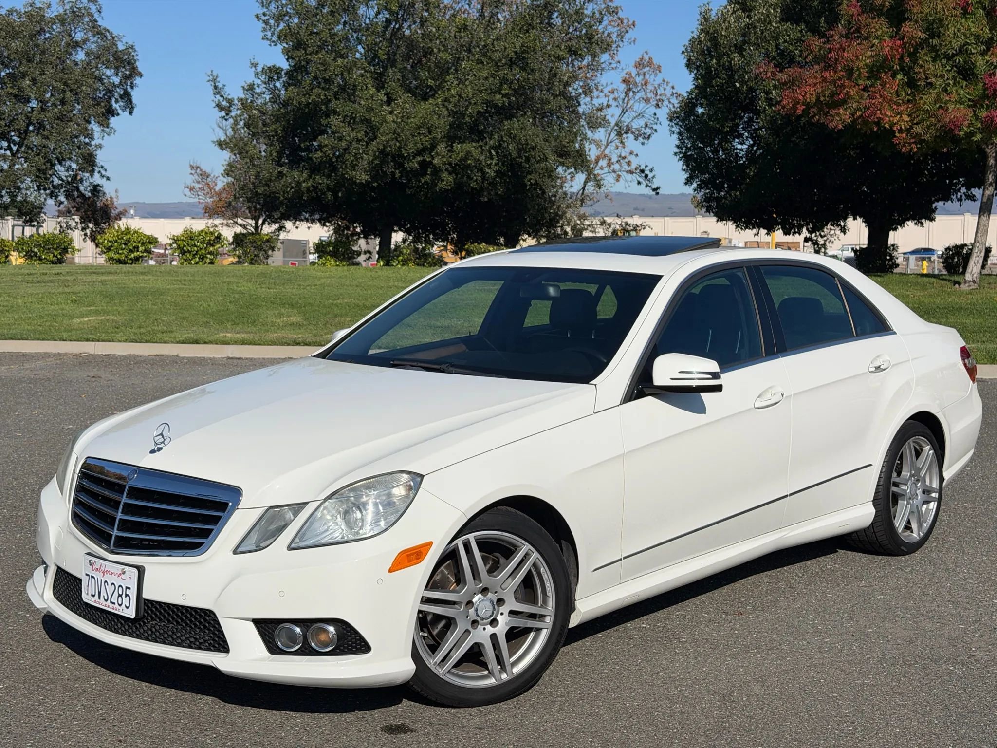 Used 2010 Mercedes-Benz E 350 E 350 Sedan 4D image 1