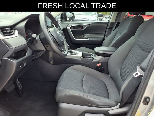 Used 2021 Toyota RAV4 LE FWD image 17