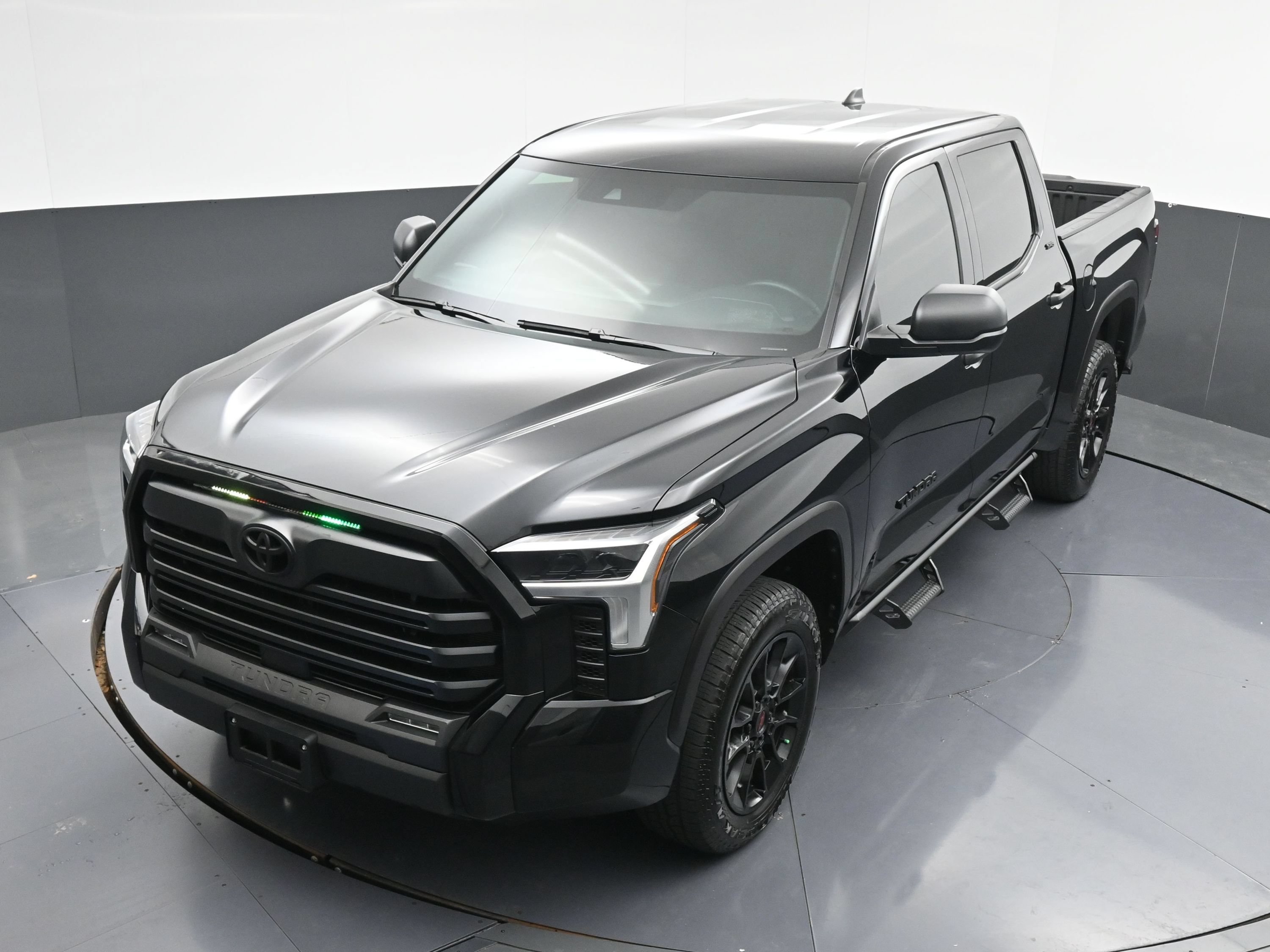 Used 2025 Toyota Tundra SR5 AWD/4WD image 34