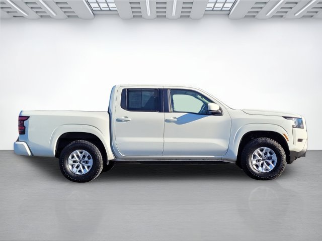 Used 2024 Nissan Frontier SV AWD/4WD image 3