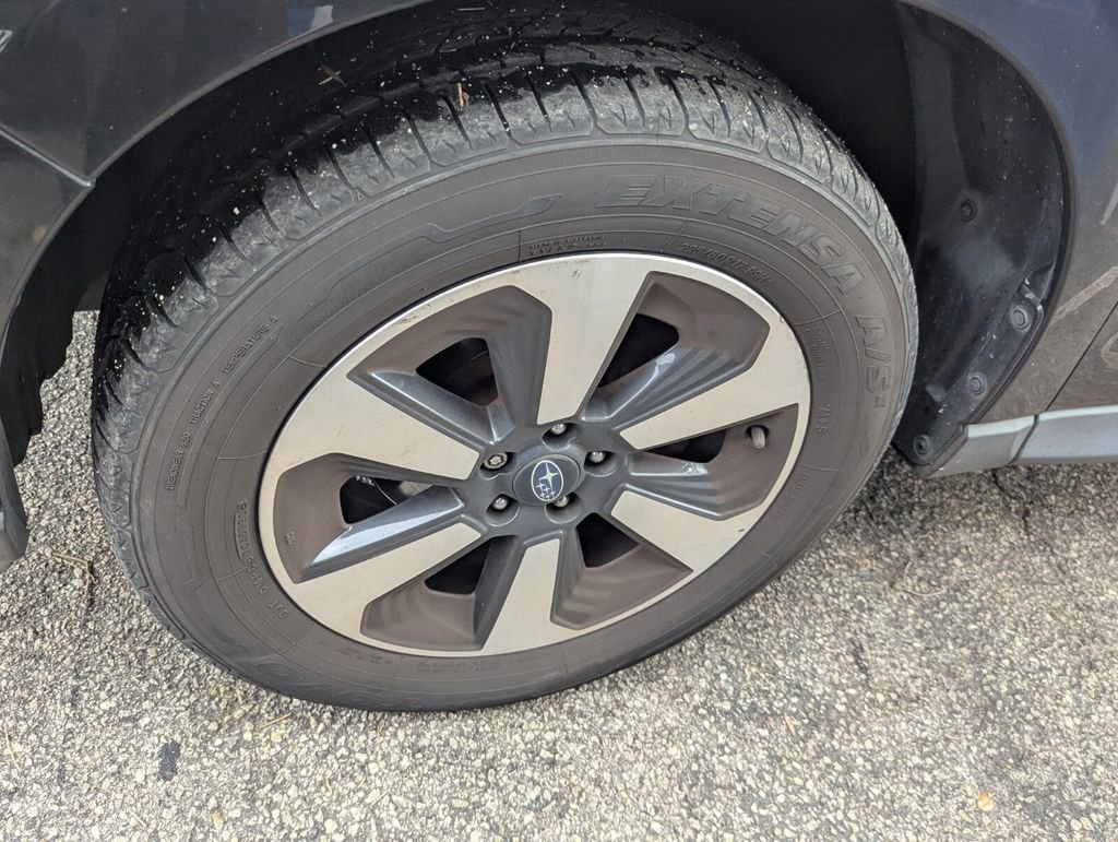 Used 2018 Subaru Forester 2.5i Limited AWD/4WD image 5