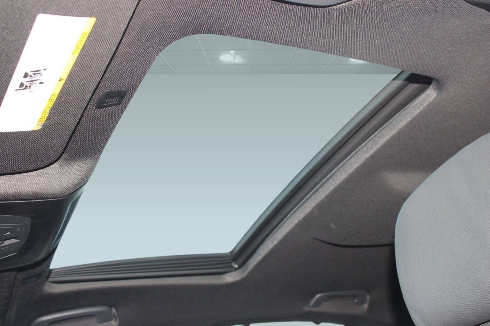 Used 2012 BMW 550i xDrive 550i xDrive image 15