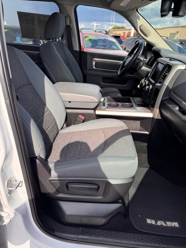 Used 2015 RAM 1500 Big Horn RWD image 15