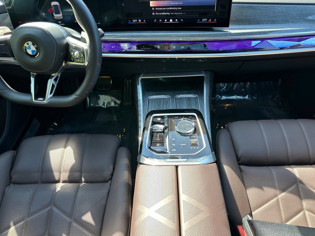 Used 2025 BMW 740i xDrive AWD/4WD image 11