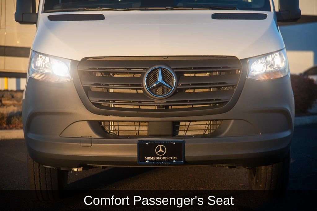 Used 2025 Mercedes-Benz Sprinter 2500 image 16