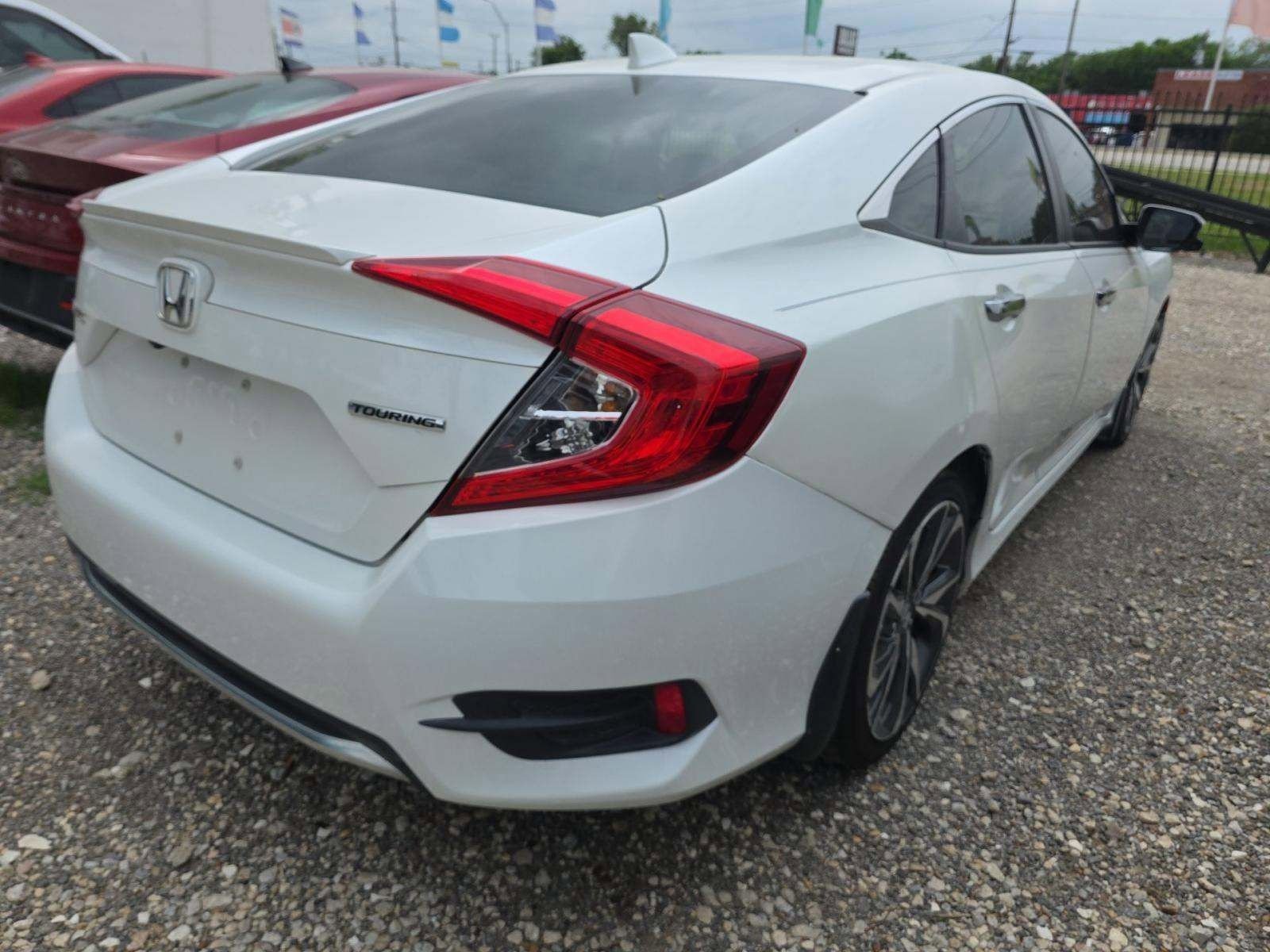 Used 2019 Honda Civic Touring image 3