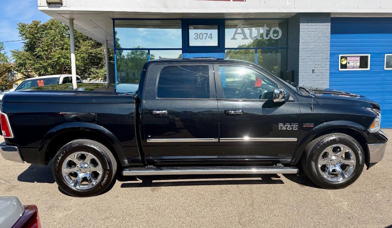 Used 2017 RAM 1500 Laramie AWD/4WD image 2
