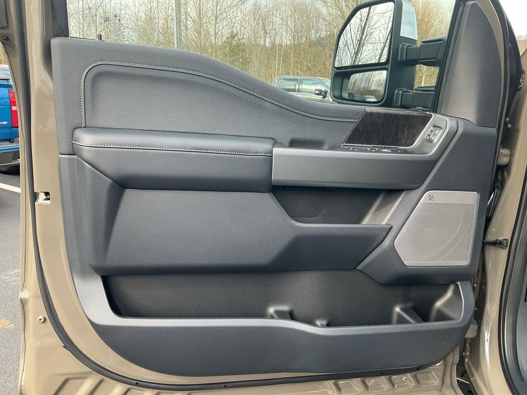New 2026 Ford F250 Lariat w/ Chrome Package image 17