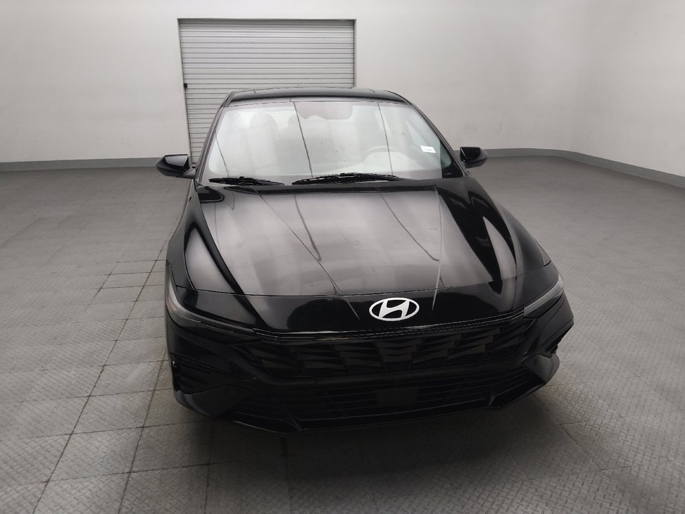 Used 2025 Hyundai Elantra SEL FWD image 14